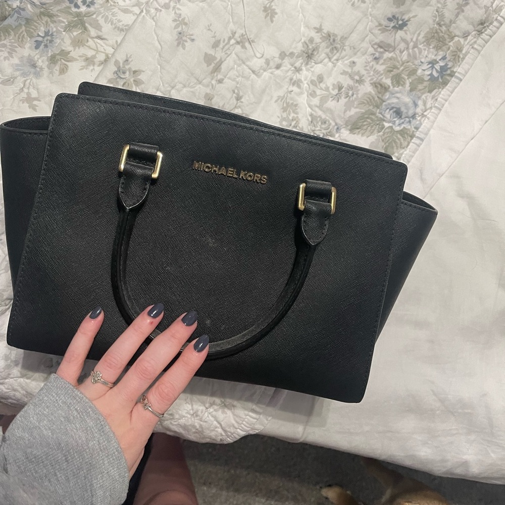 Black michael kors medium crossbody.